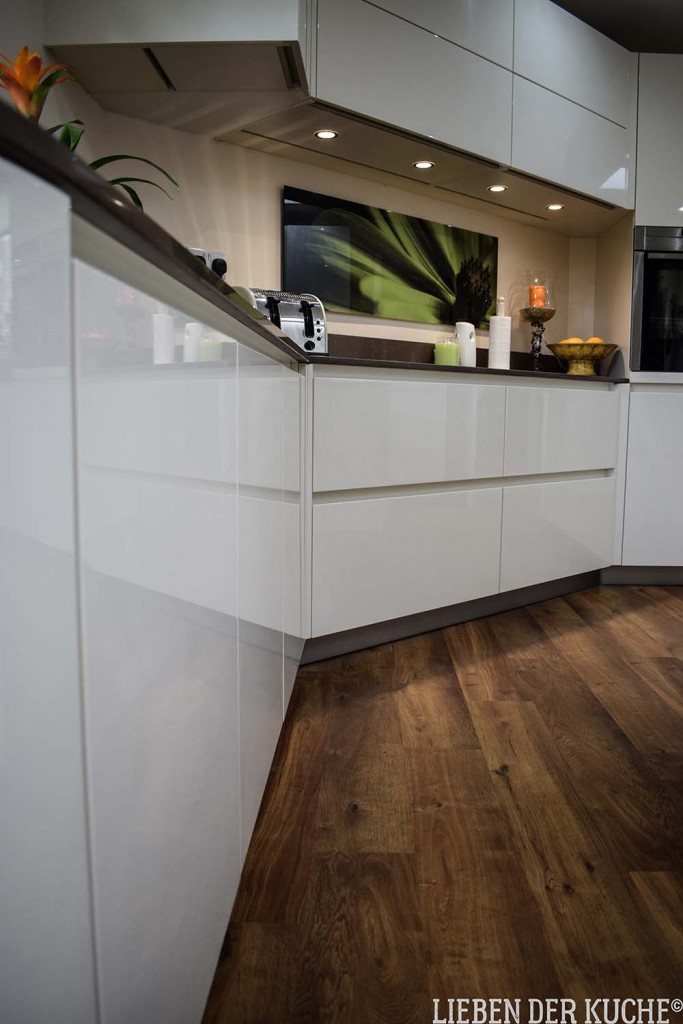 schuller_kitchens_wigan_gala_high_gloss_4