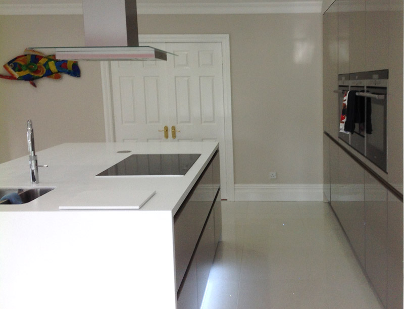 High Gloss German kitchen using Schuller 1