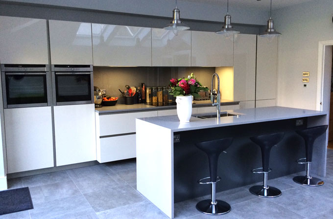 White Gloss German Kitchen installation for a customer in London 2