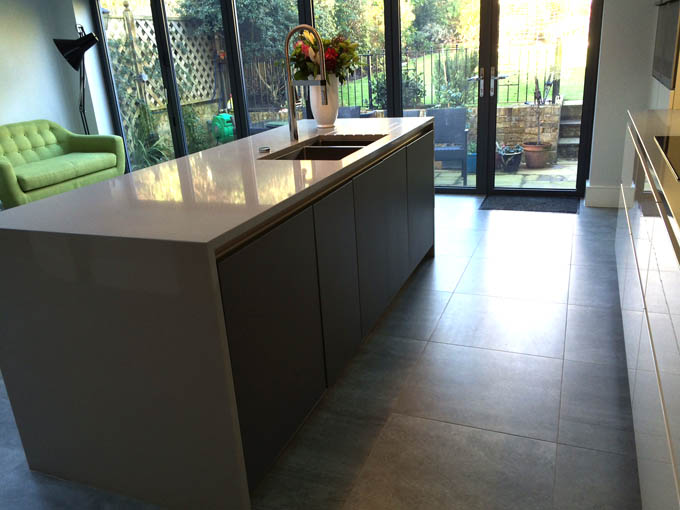 White Gloss German Kitchen installation for a customer in London 3