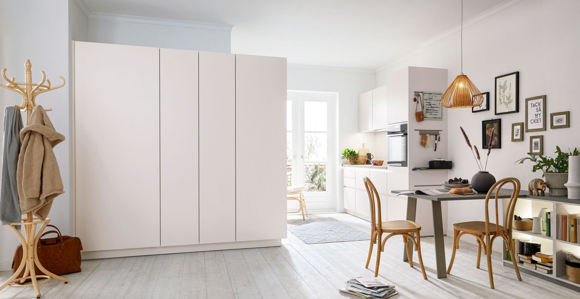 Schuller Nova Seashell White – a perfect small kitchen