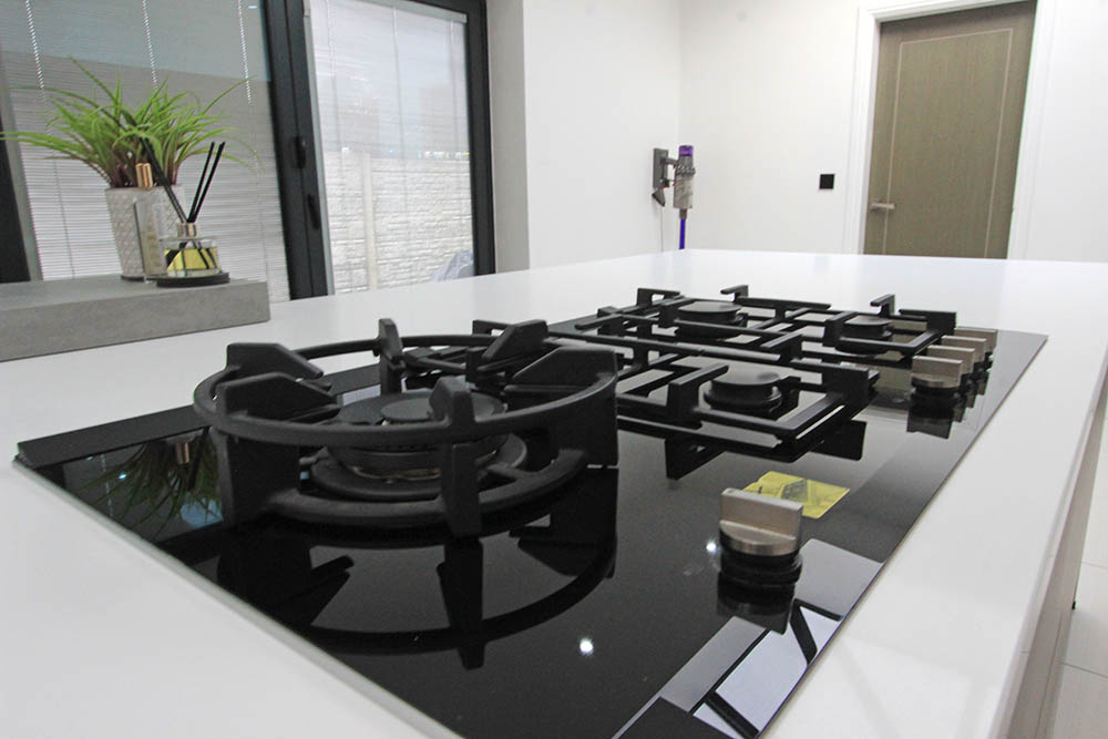 Schuller Kitchen & Siemens Hob